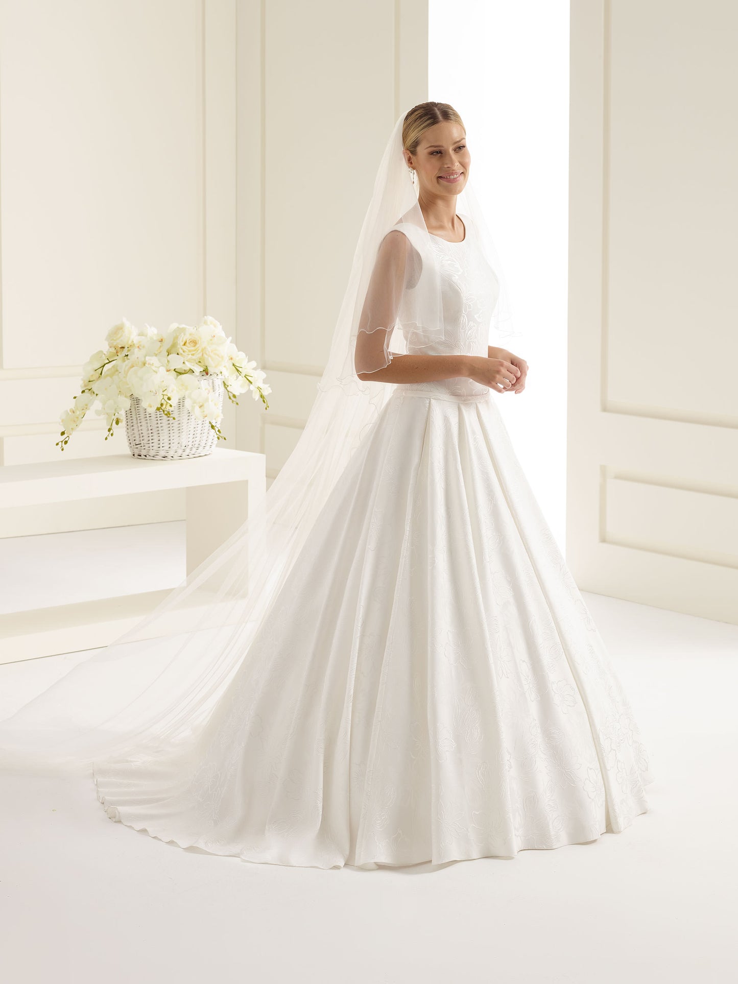Two-layered corded edge soft tulle veil S212-Bianco Evento