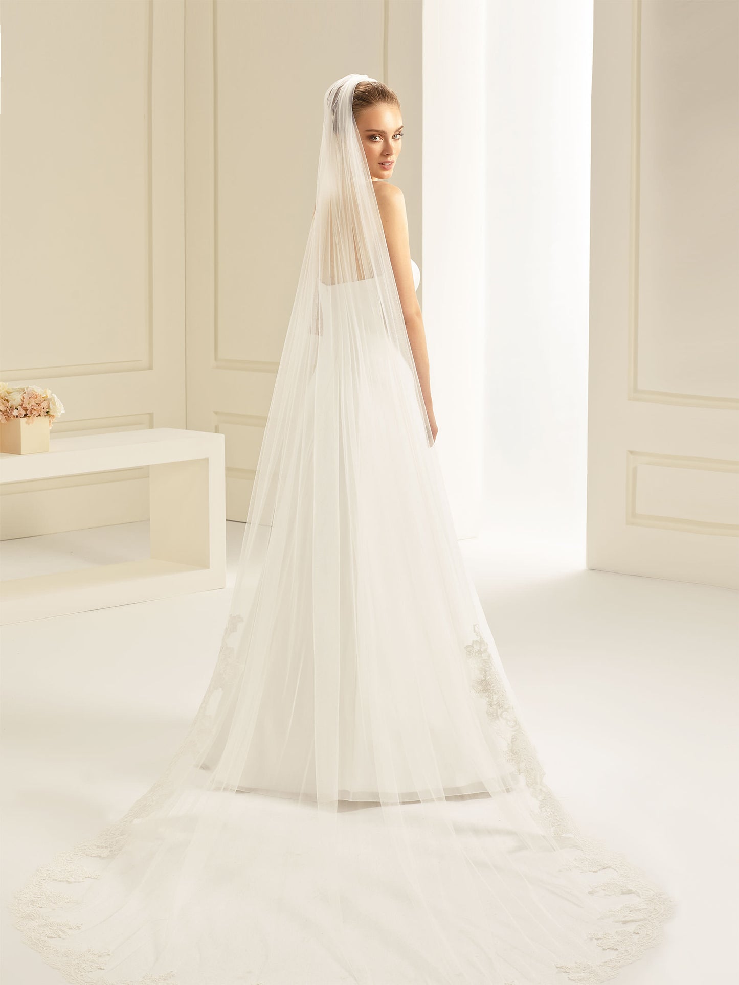 One-layered cut edge and lace edge  soft tulle veil S248-Bianco Evento
