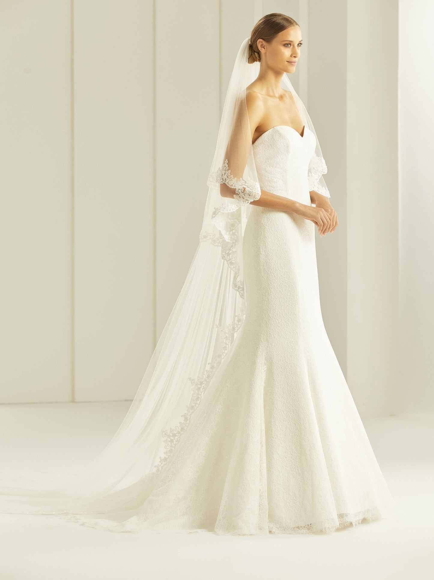 Two-layered lace edge  soft tulle veil S258-Bianco Evento