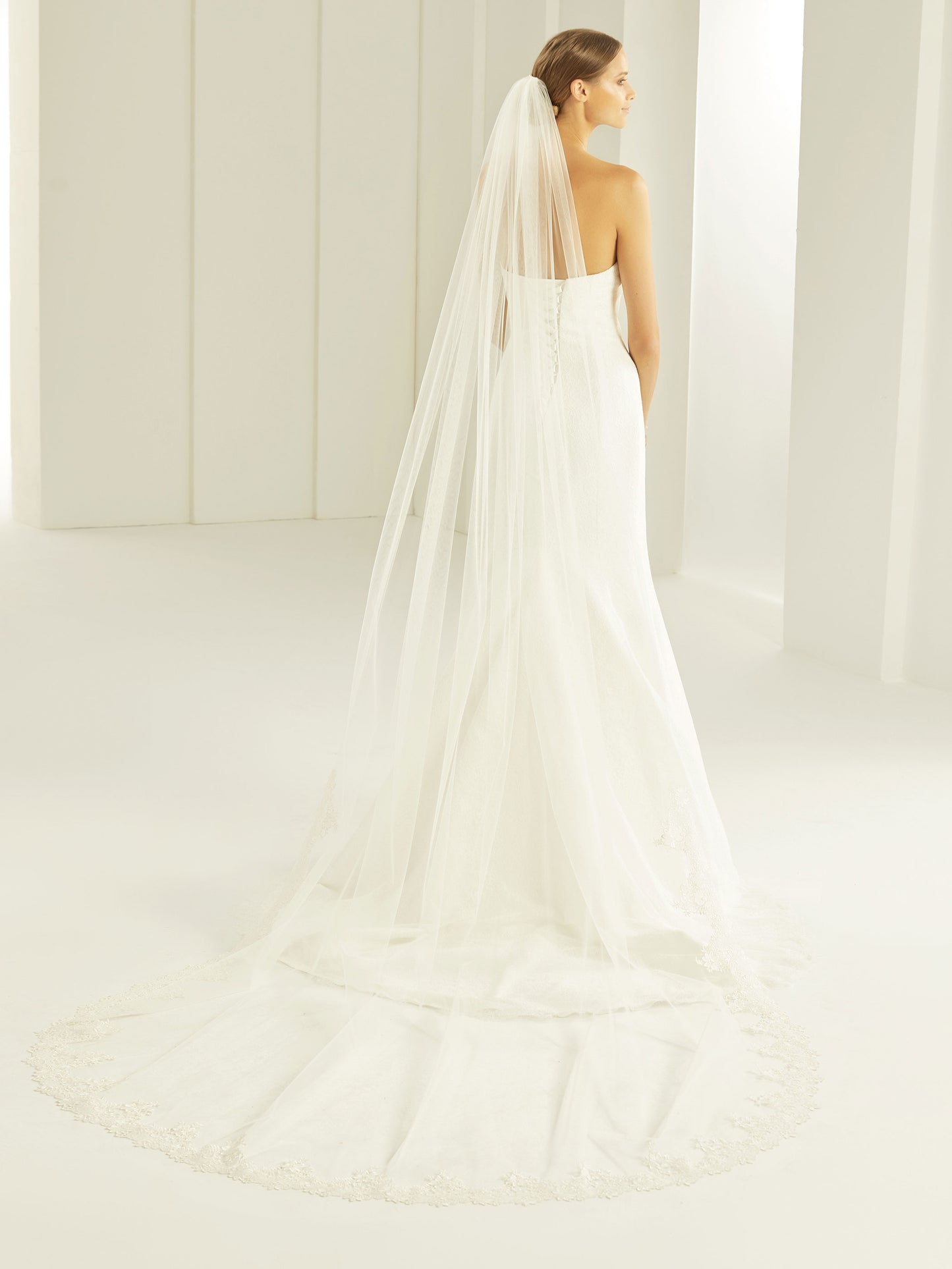 One-layered cut edge and lace edge  soft tulle veil S283-Bianco Evento