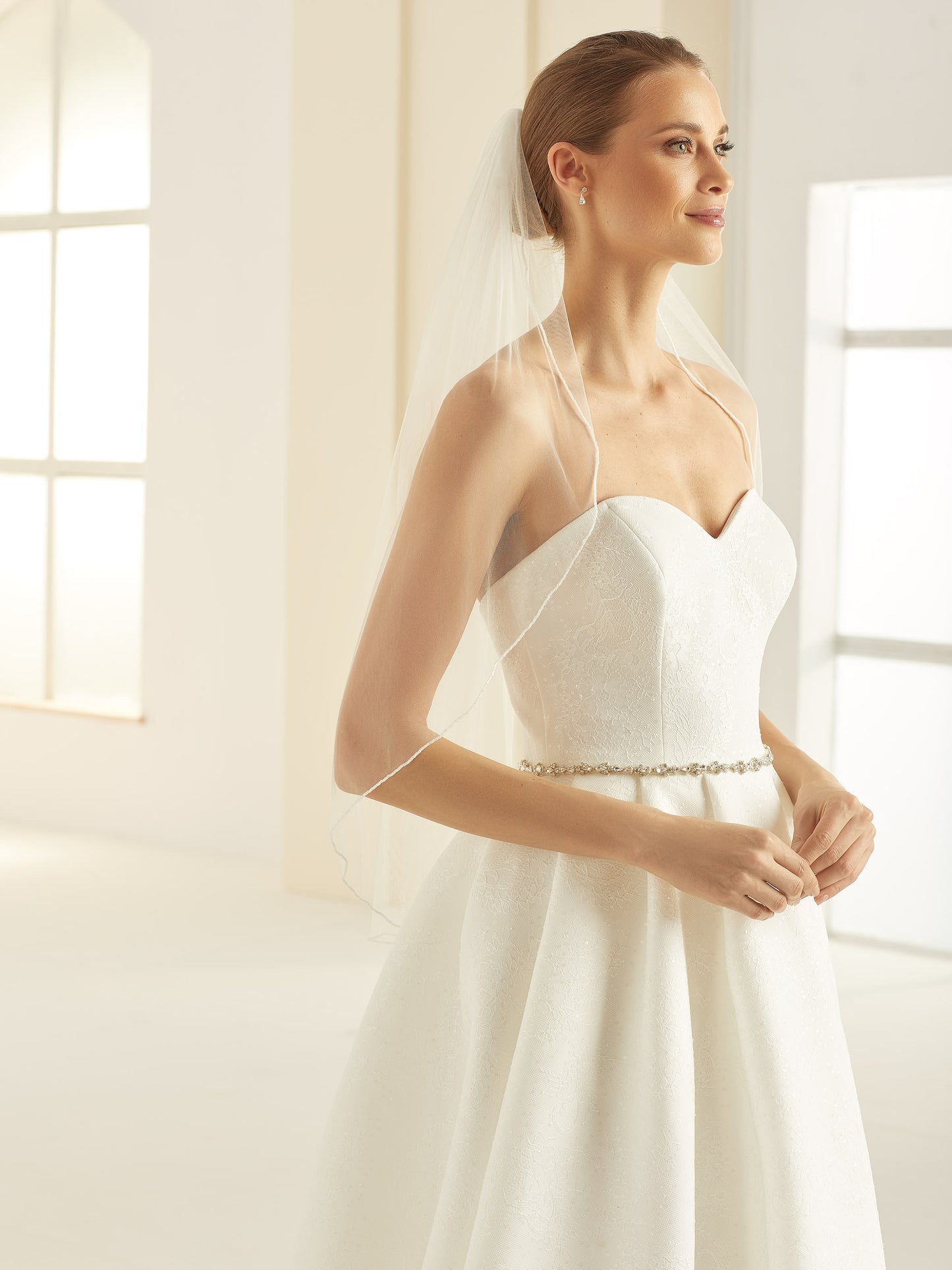 One-layered glass beads edge  soft tulle veil S309-Bianco Evento