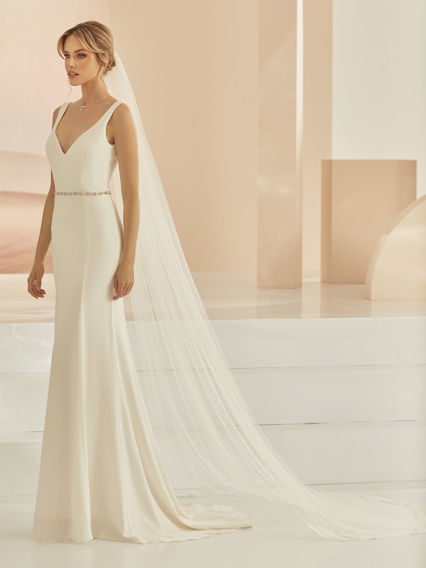 One-layered cut edge and lace edge with lace applique with sequins soft tulle veil S414-Bianco Evento