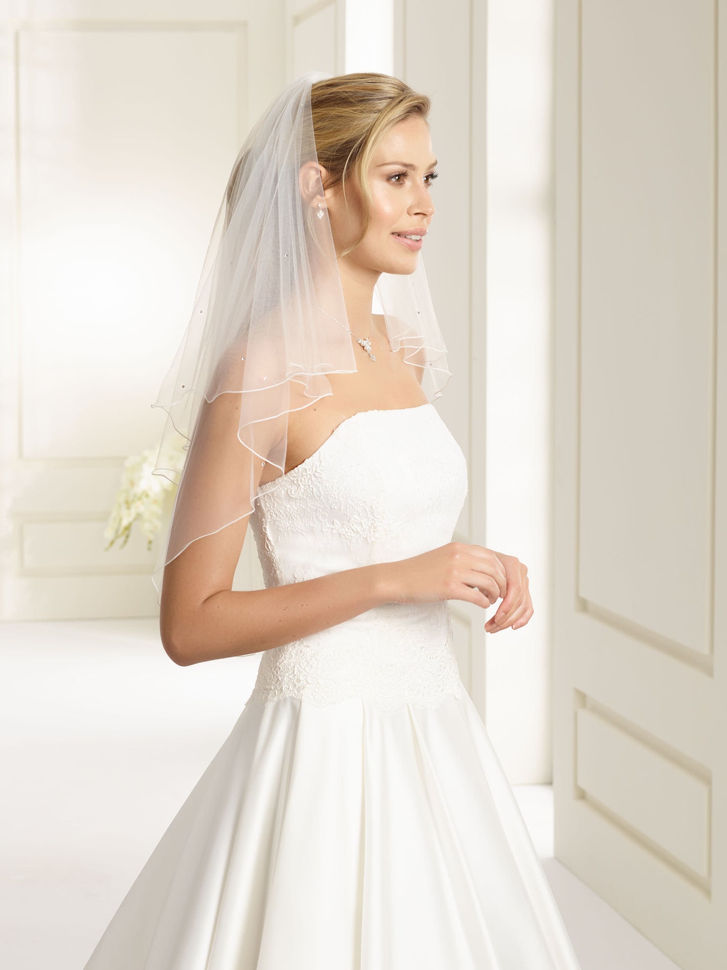 Two-layered corded edge with crystals soft tulle veil S71-Bianco Evento