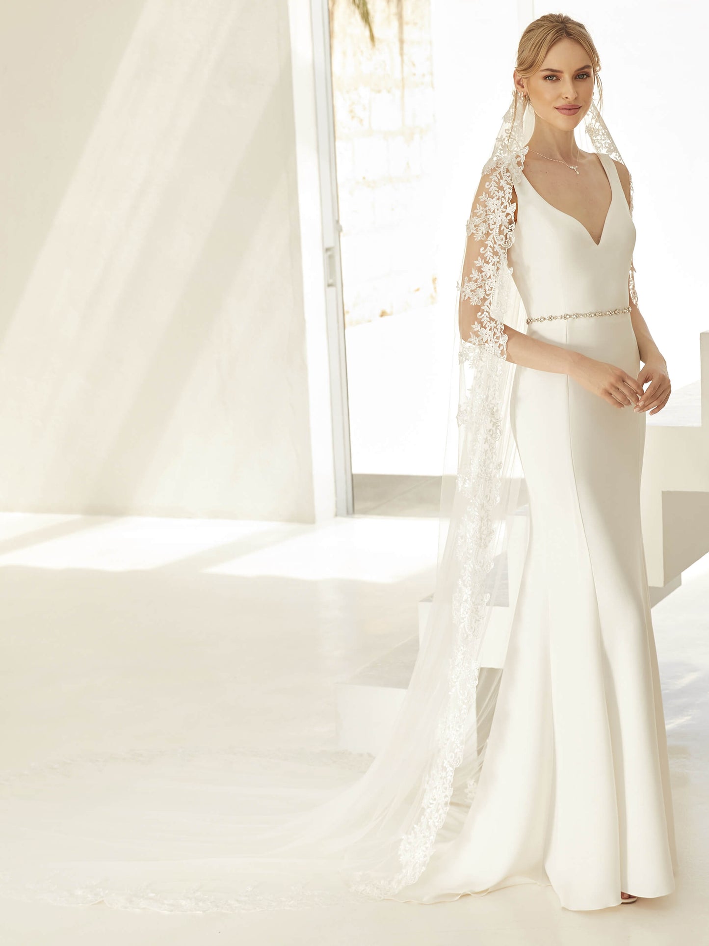 One-layered lace edge with sequins soft tulle veil S420-Bianco Evento