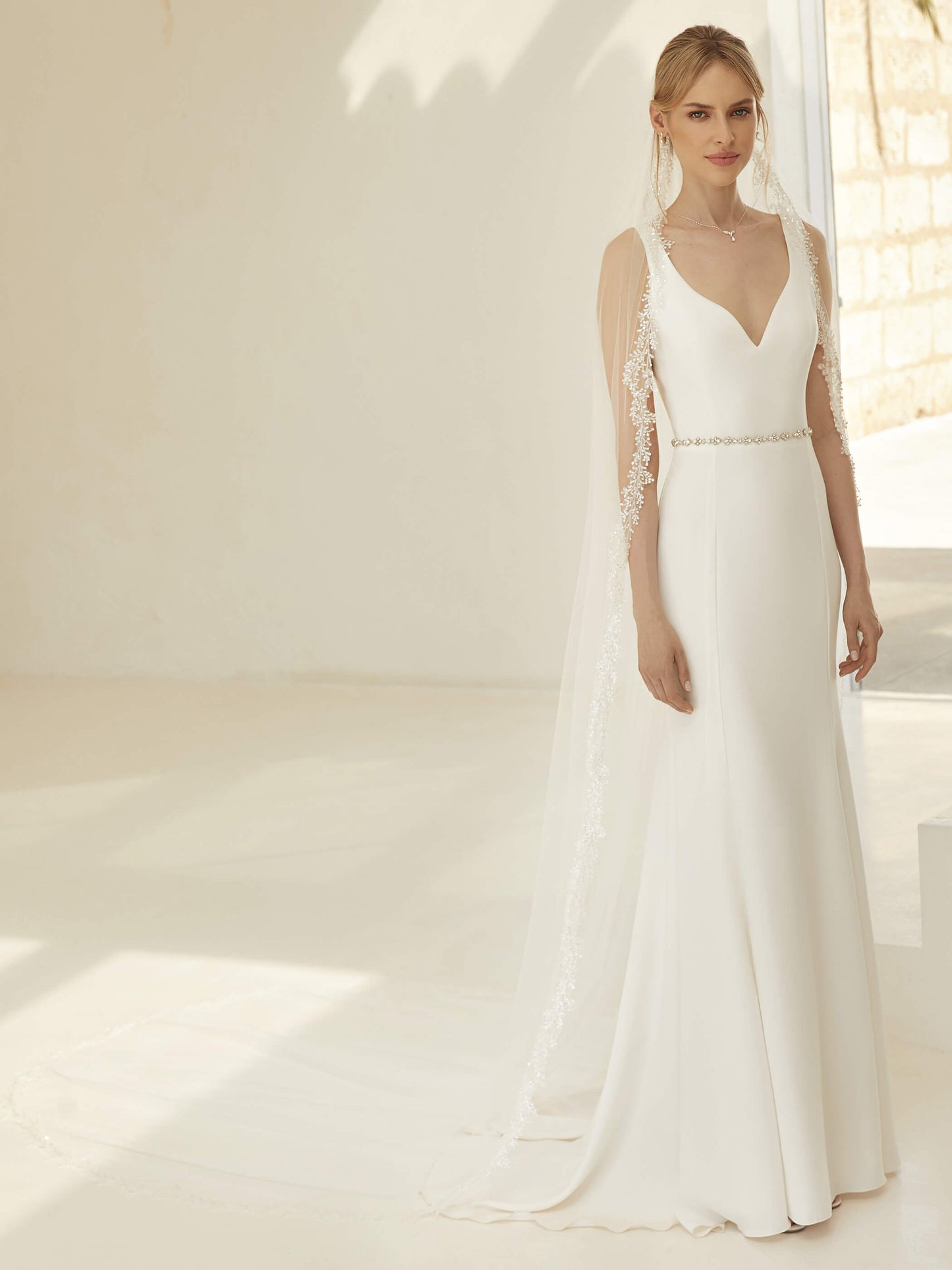 One-layered lace edge with glass beads and sequins soft tulle veil S449-Bianco Evento