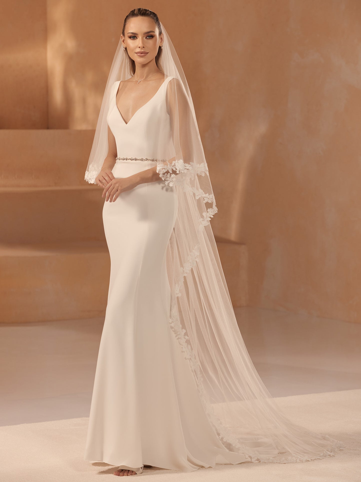 Bianco Evento Soft tulle veil with lace edge, S455