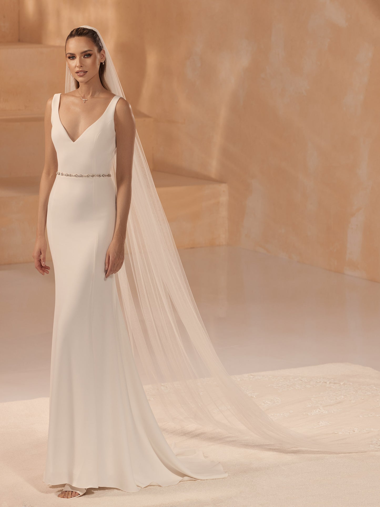 One-layered lace applications with appliques soft tulle veil S478-Bianco Evento