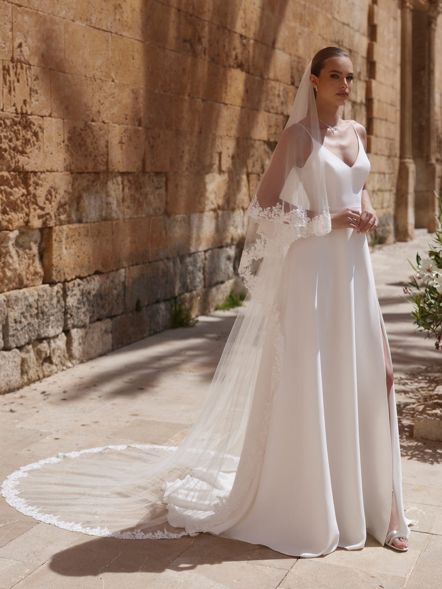 Two-layered lace edge soft tulle veil S492-Bianco Evento