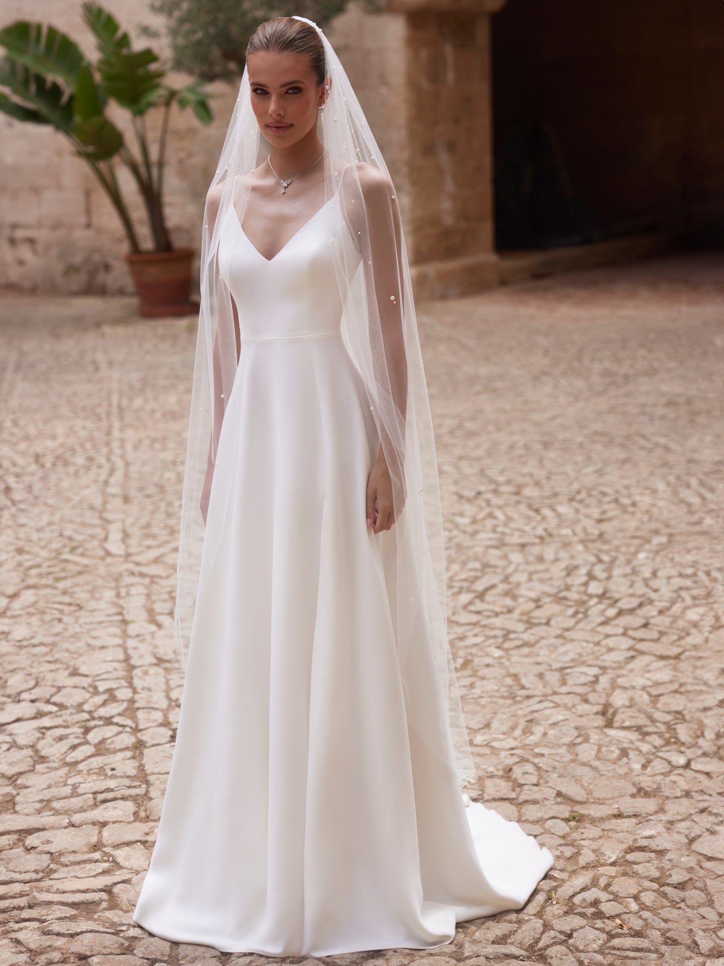 One-layered cut edge soft tulle veil S527-Bianco Evento