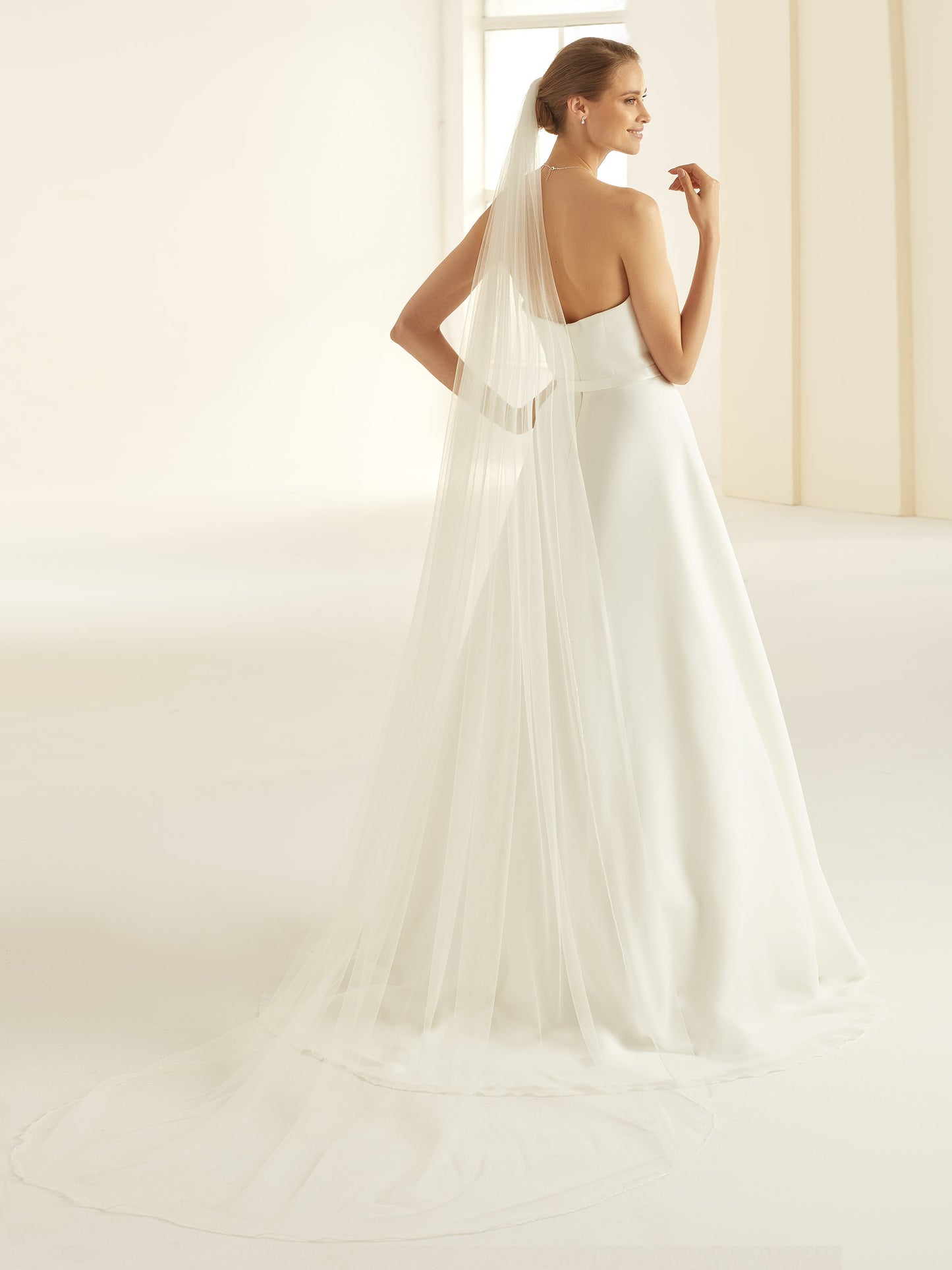 One-layered glass beads edge  soft tulle veil S310-Bianco Evento