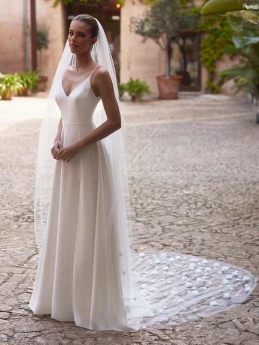 One-layered cut edge with 3D flowers soft tulle veil S517-Bianco Evento