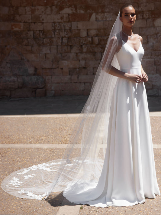 One-layered cut edge with appliques soft tulle veil S519-Bianco Evento